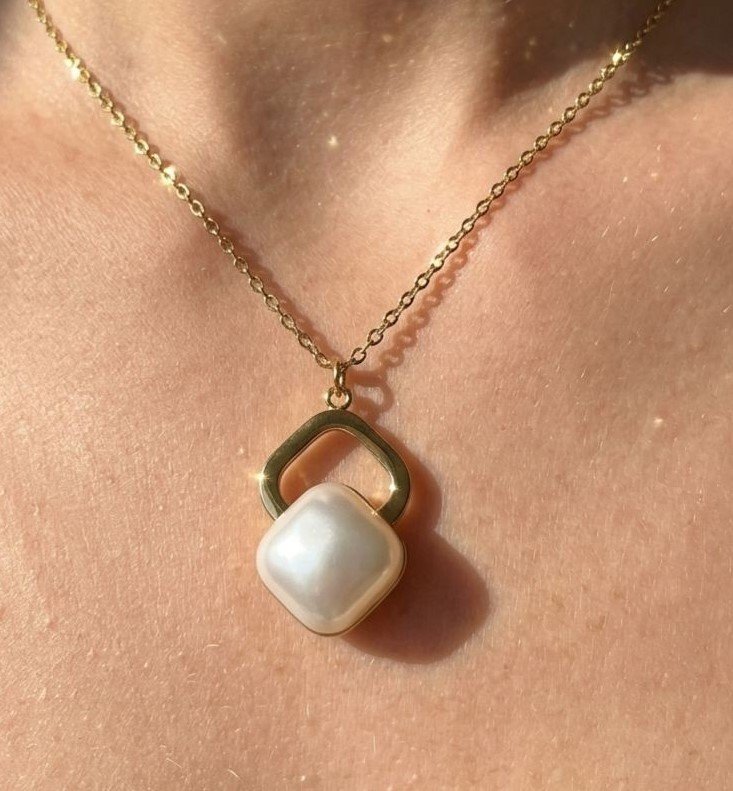 The Modern Pearl Drop Pendant