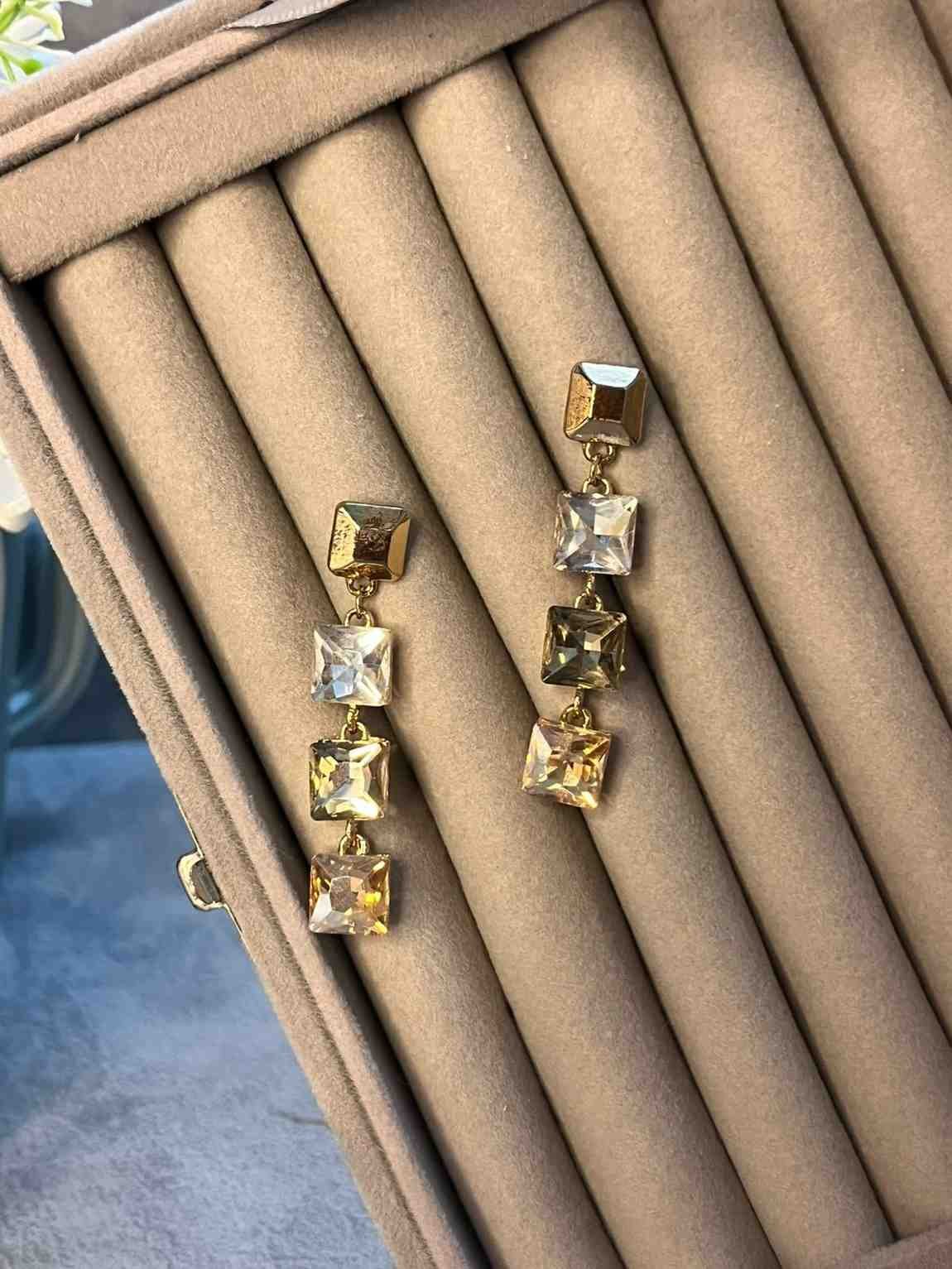 Drops statement earrings