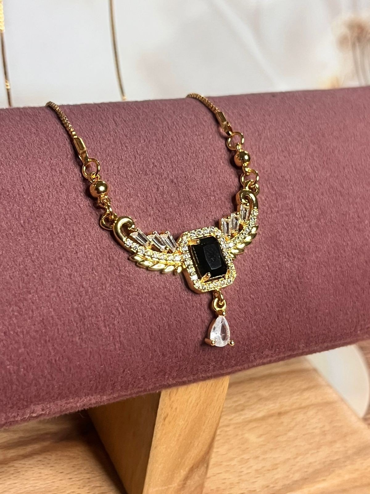 Wings of Elegance Necklace Vibrant Black