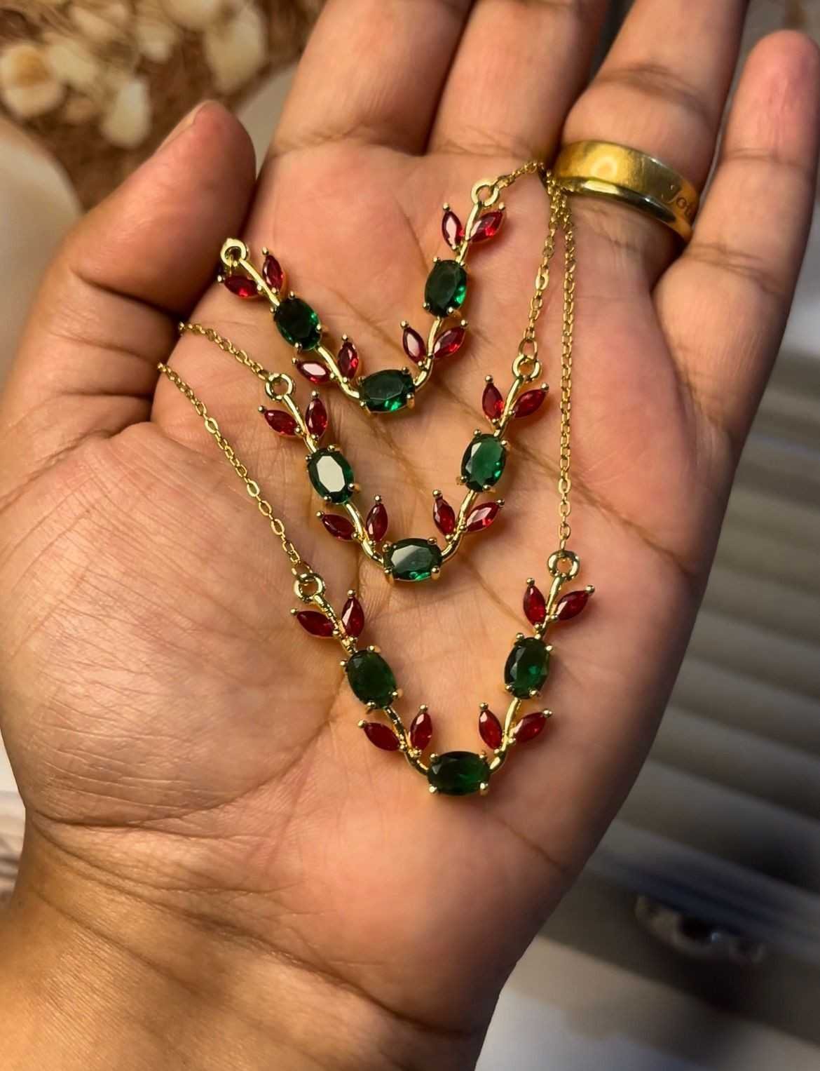 Floral Gemstone Gold Chain Necklace.