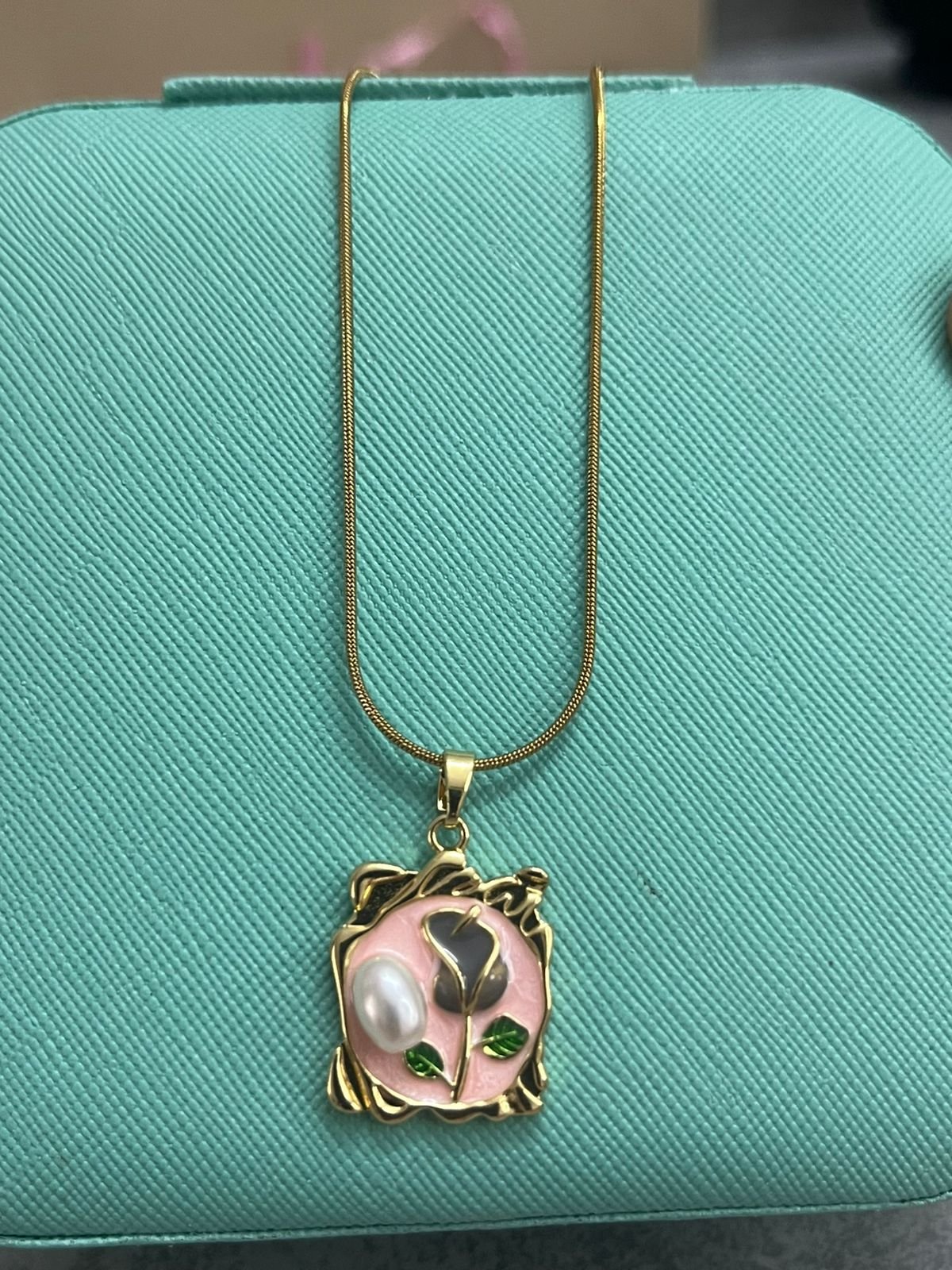 B Luxe Vintage Style Rose Pearl Medallion Necklace – Anti-Tarnish Gold Daily Wear image 2